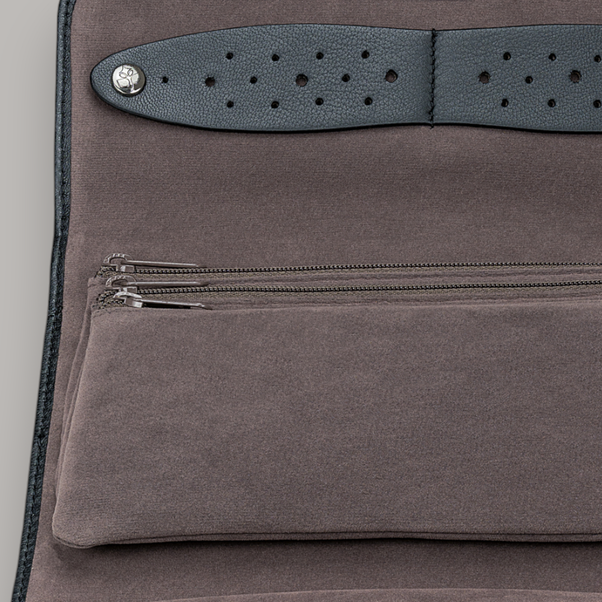 Jewelry bag XL Nappa / black (full cowhide)