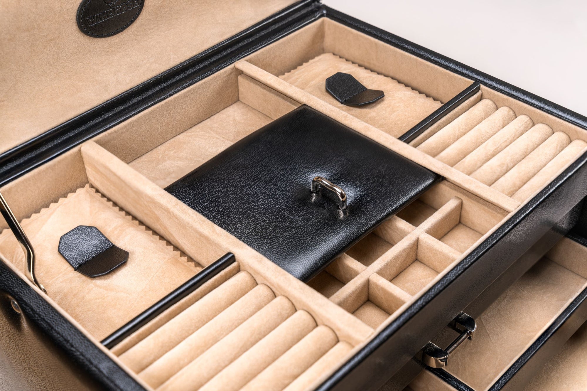 Jewelry case with integrated jewelry bag Merino / black