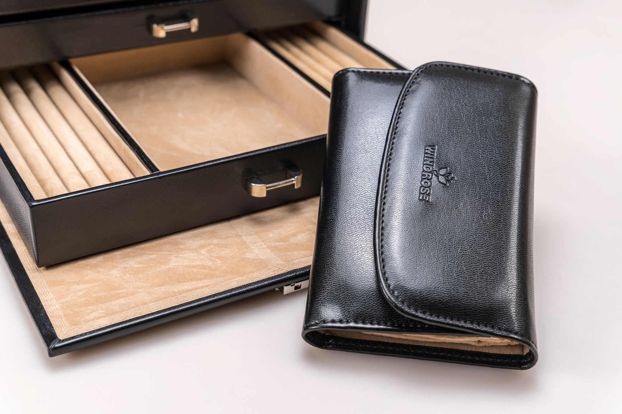 Jewelry case with integrated jewelry bag Merino / black