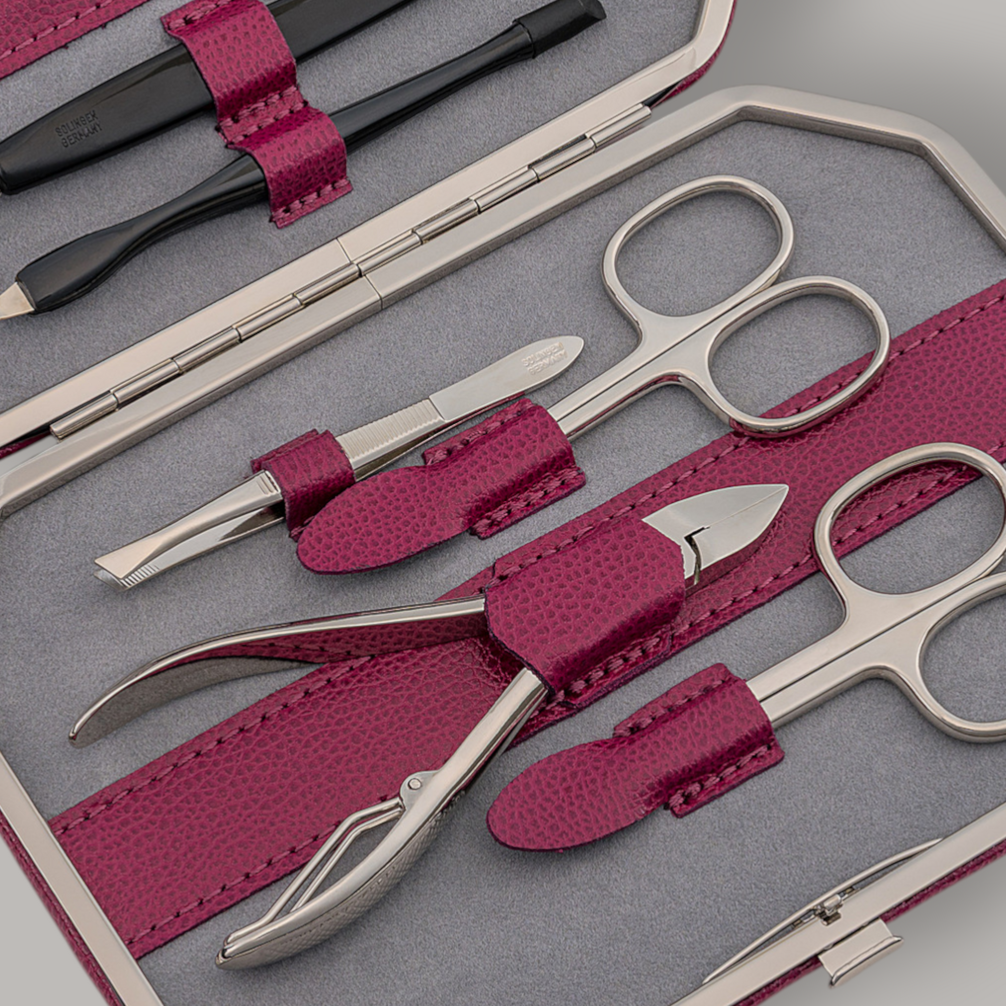 10-piece manicure case Beluga / berry (leather)